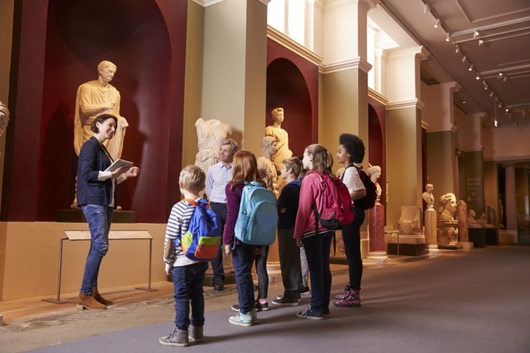 children in a museum