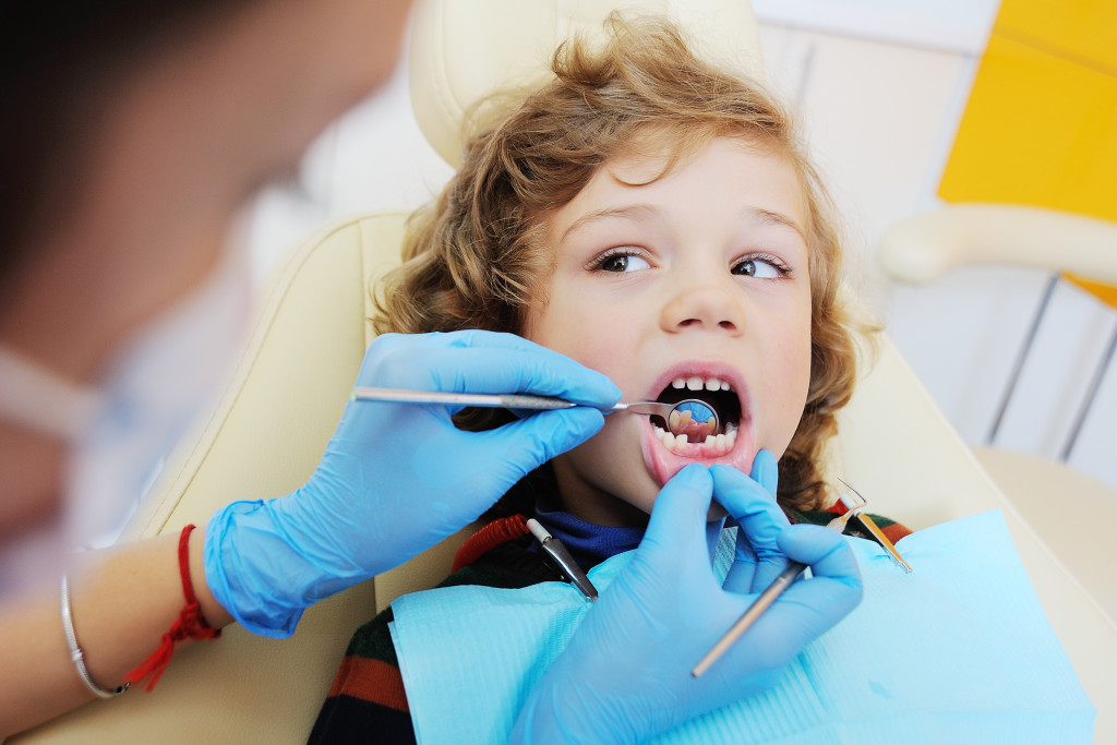child on dentist appointment